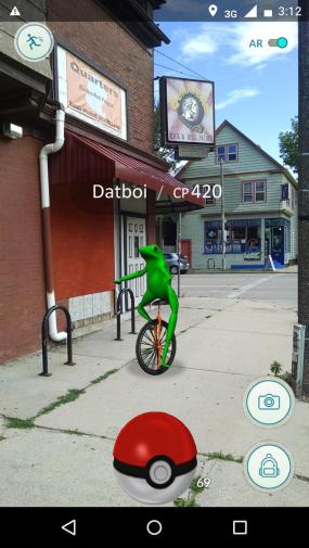 pokemon go meme мемос мем покемо зеленая лягушка на велосипеде